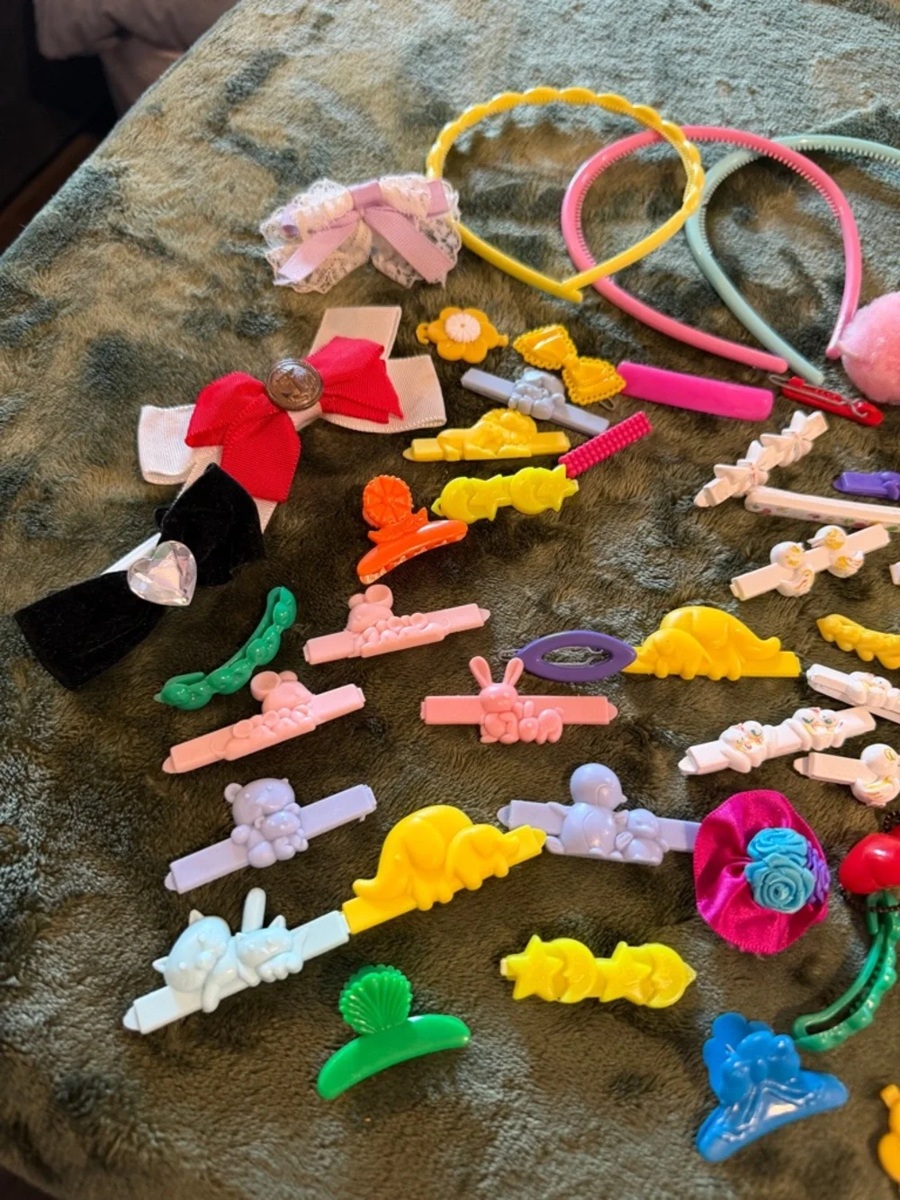 Vintage Girls Hair Barrettes Lot Group 50+